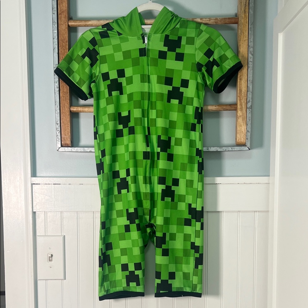Boys Minecraft hooded onesie, shorttall, zip up pajamas size small